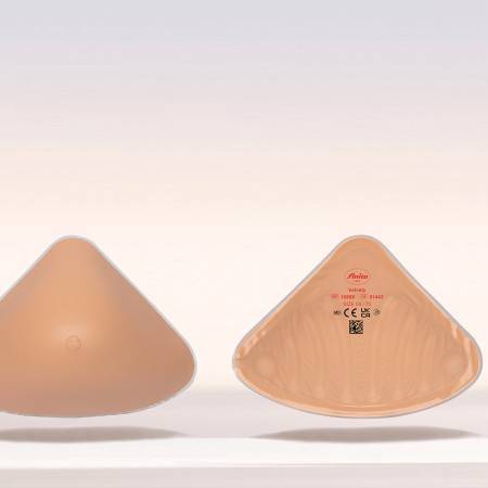 1 - Anita Velvety Protesi a peso ridotto forma triangolare Colore Sabbia