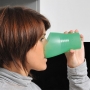 Bicchiere con svaso nasale per pazienti con difficoltà motorie colore verde